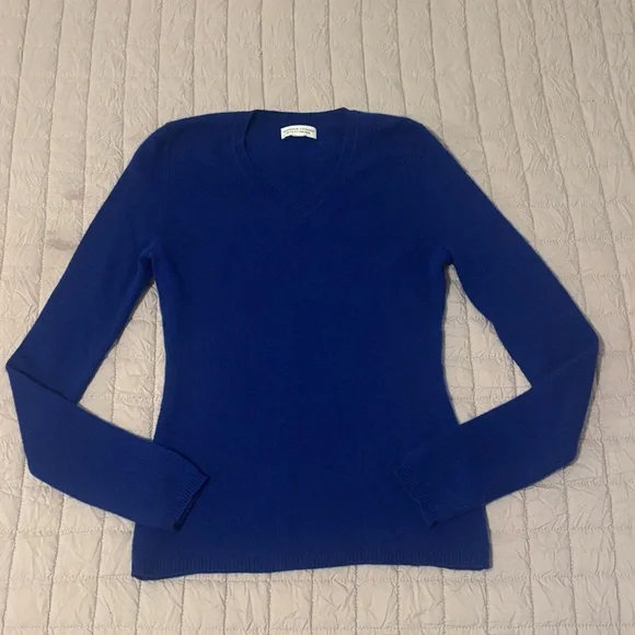 Adrienne Vittadini Sapphire Blue 100% 2-Ply Cashmere V-Neck Sweater, Size Small - Picture 1 of 6